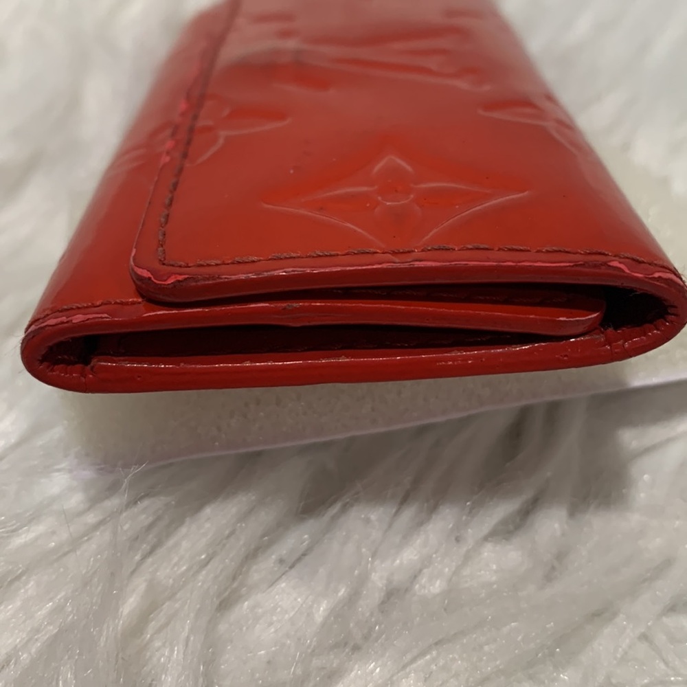 Louis Vuitton Cherry Red Patent Leather Key Holder - Picture 4 of 14